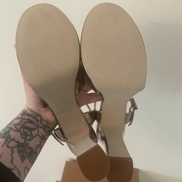 Steve Madden Vaida 6” patent platform pumps, metallic gold - Picture 6 of 7